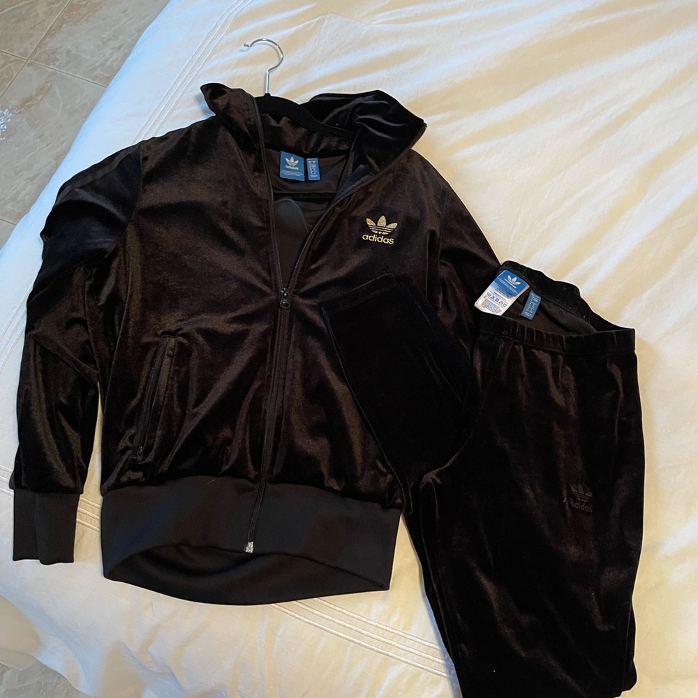 Adidas velour set women